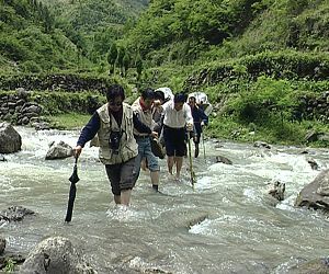 重慶台記者《走進貧困山區》途中