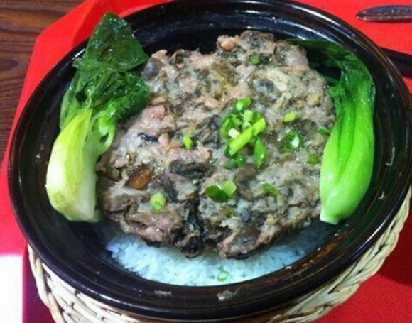 肉餅梅菜煲仔飯