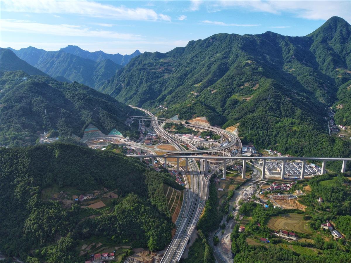 保康—神農架高速公路