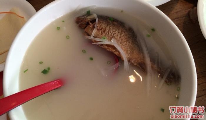 白蘿蔔鯽魚湯