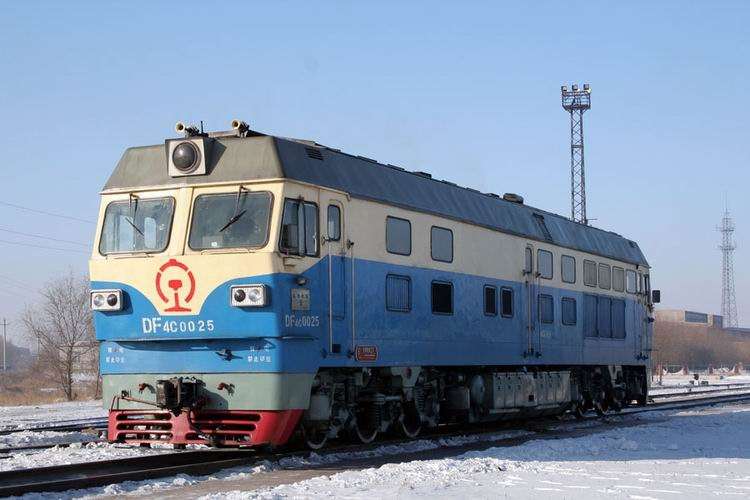 大同機車廠生產的東風4C型0025號機車