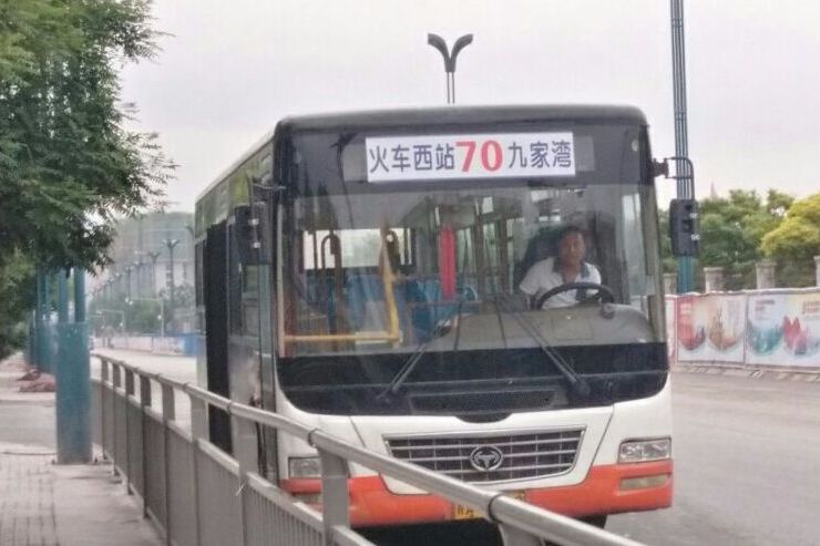 西寧公交70路