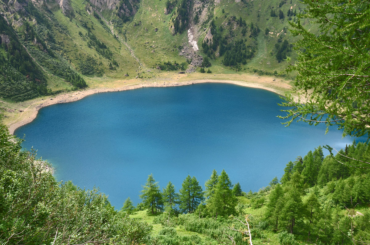 寶石湖