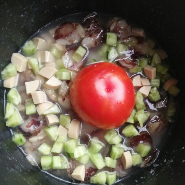 電飯煲番茄臘腸拌飯