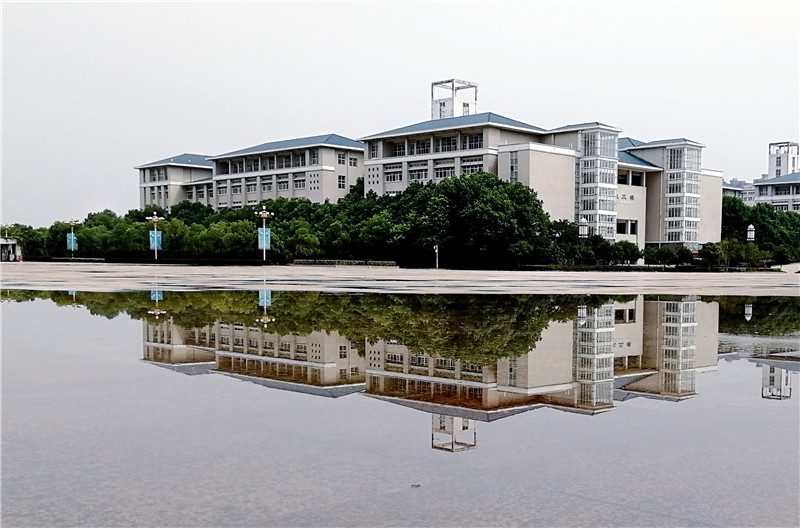 武漢東湖學院(武漢大學東湖分校)