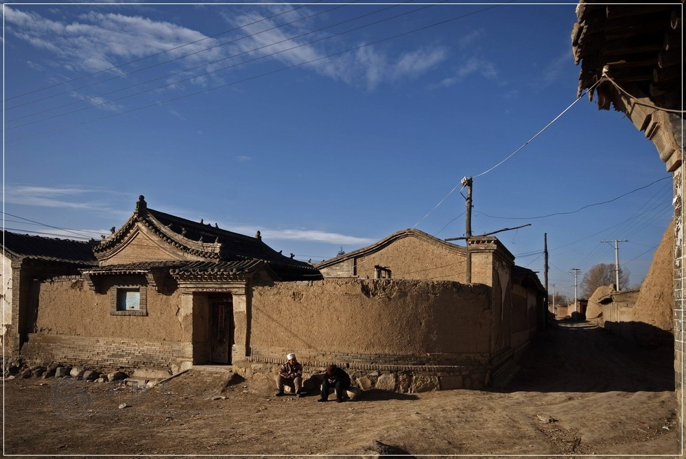 小飲馬泉村