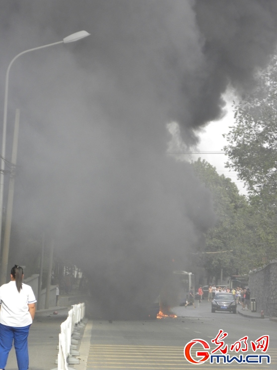 5.29北京香山公車起火事件