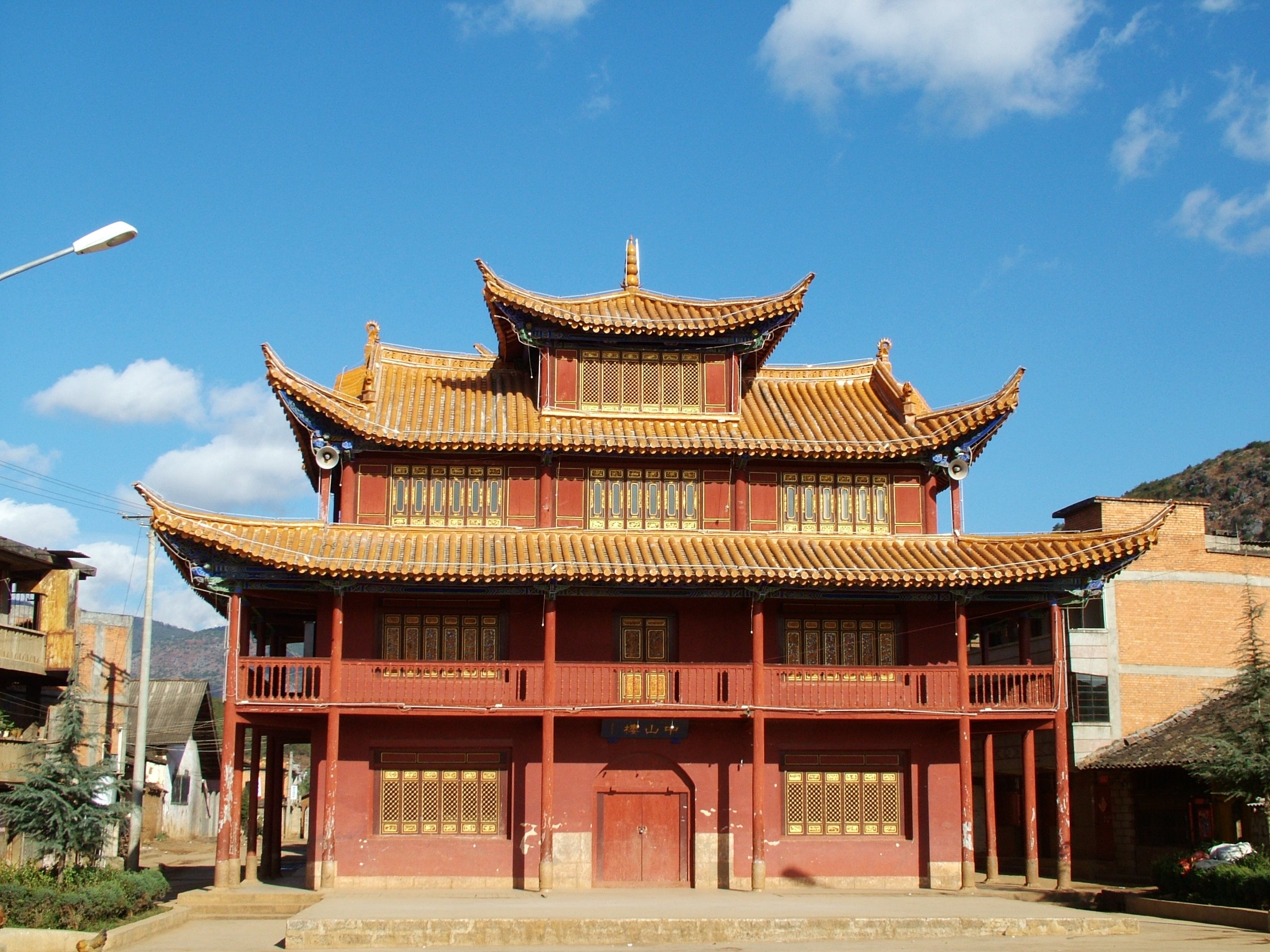 轉龍鎮(雲南省祿勸縣轉龍鎮)