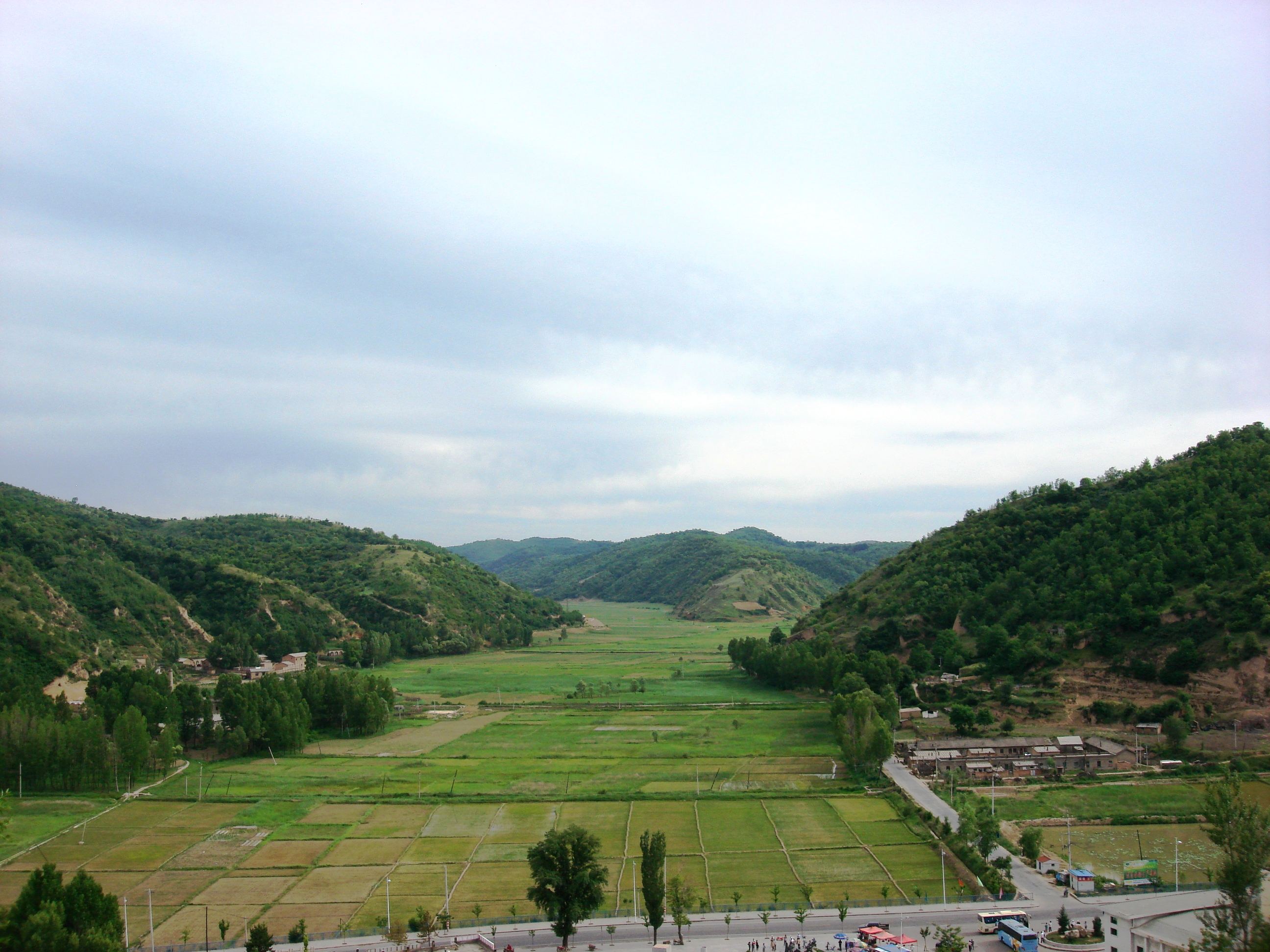 王家渠村(內蒙古區包頭市固陽縣下濕壕鎮下轄村)