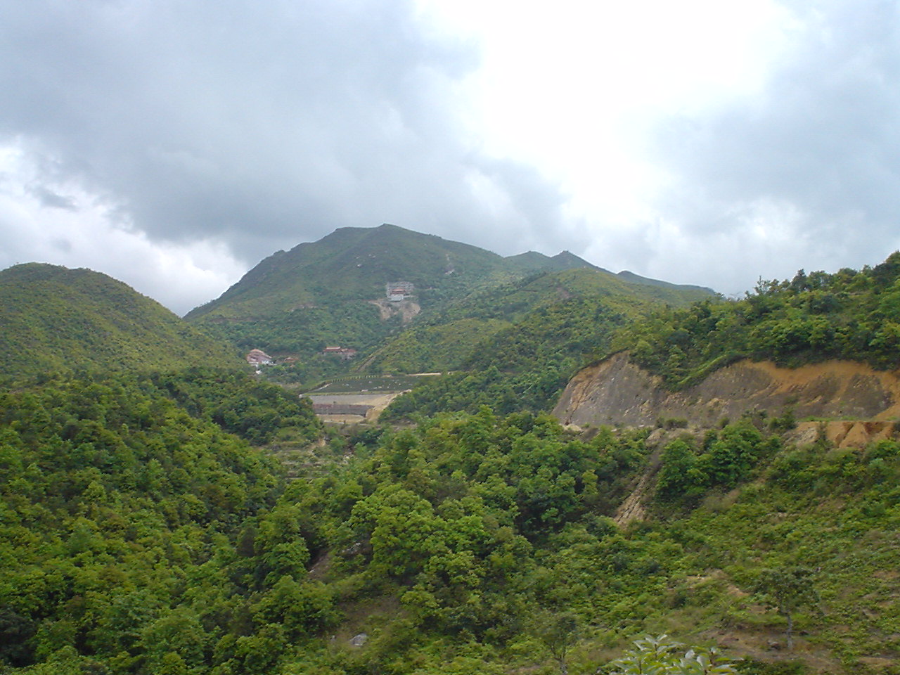 大南山革命遺址