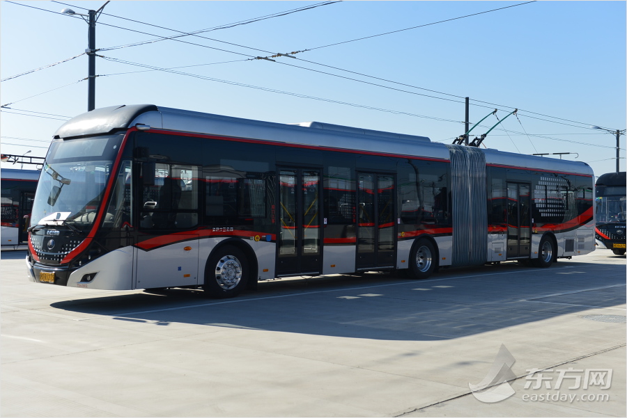 主線運營車輛 宇通牌ZK5180A