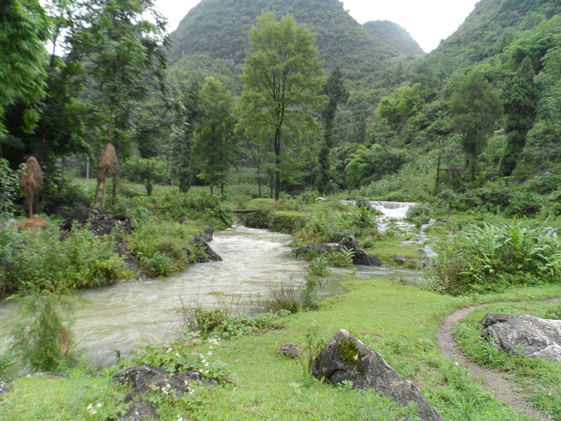 水頭布依山寨