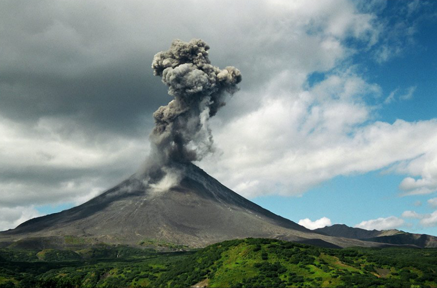 卡雷姆火山