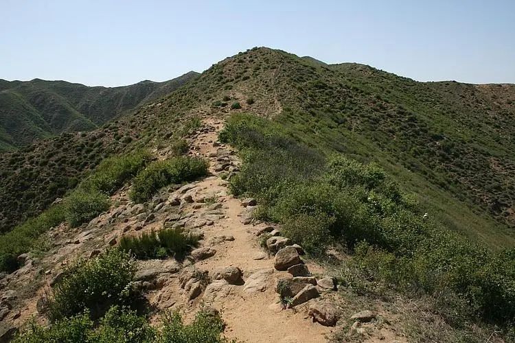 雙山(山西省天鎮縣陰山山脈南支)