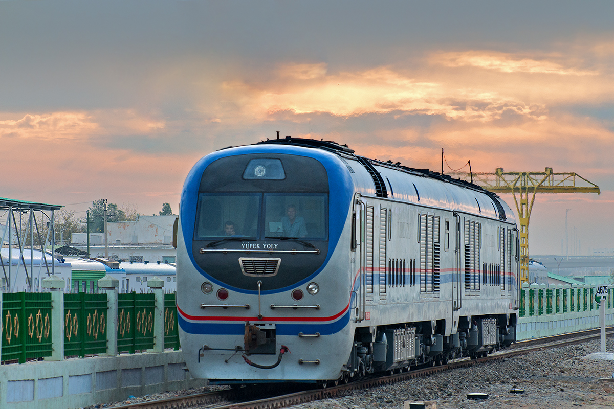 土庫曼斯坦鐵路的CKD9C型0004號機車