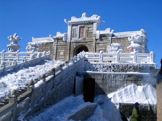 衡山祝融殿雪景