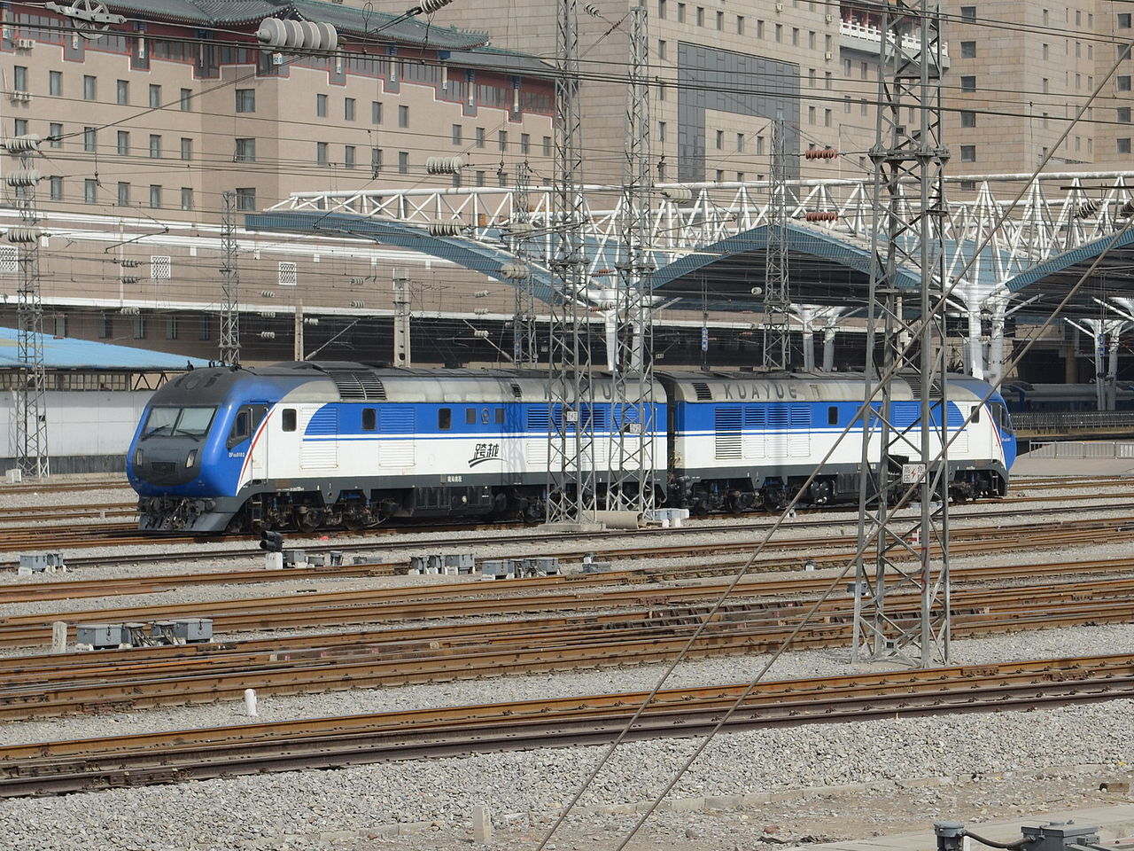 東風11G型機車在北京西客站