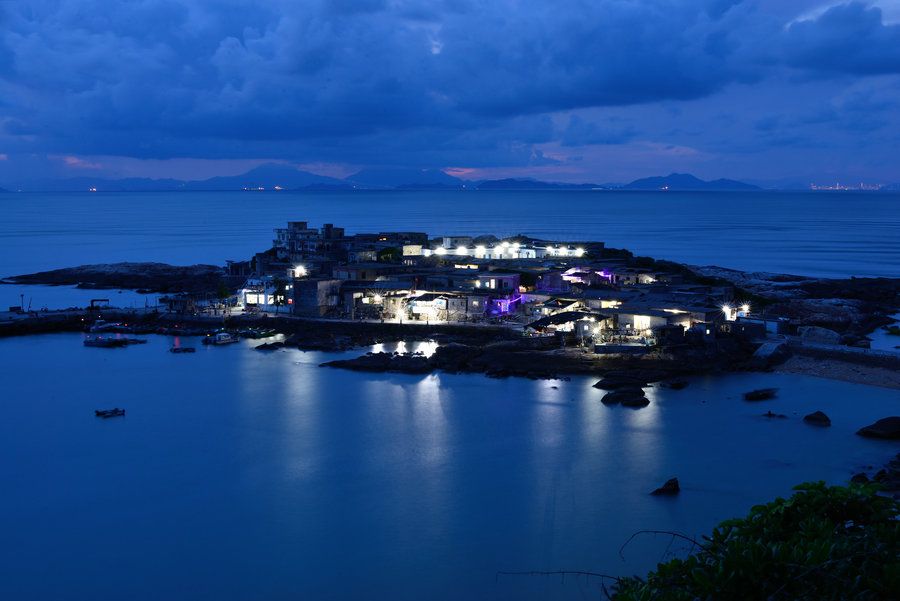 卡斯泰洛里宗島