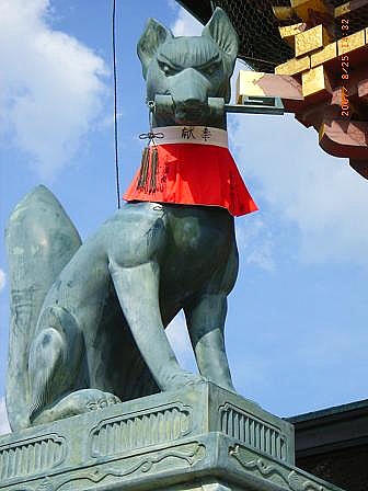 日本稻荷神社的狼圖騰