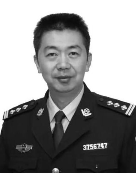 馮磊(山東省青島監獄第十監區原一級警長)