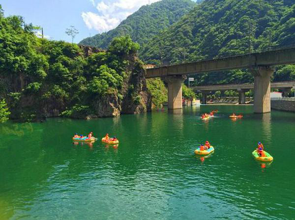 柞水峽谷漂流