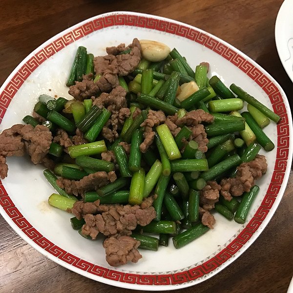 蒜苗剁椒炒牛肉