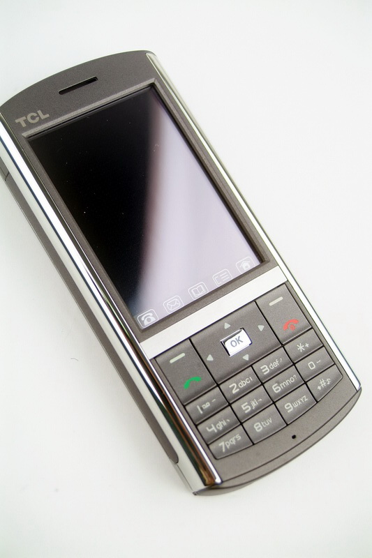 TCL M586