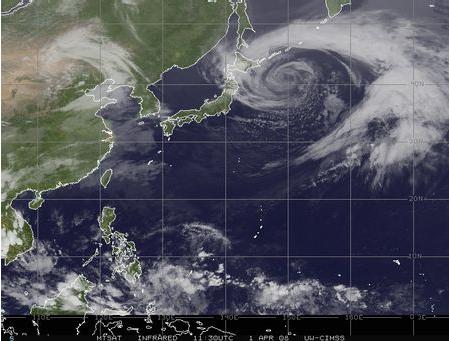 在日本東部和中國華北地區的溫帶氣旋