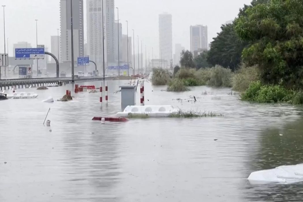 2024年阿聯暴雨