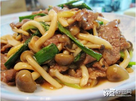 蟹味菇炒牛肉片