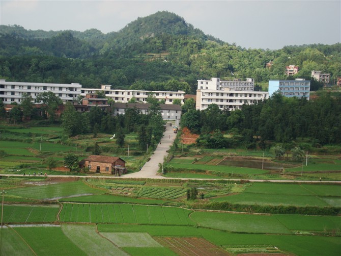 玉山仙岩中學全景