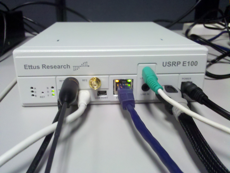 USRP E100