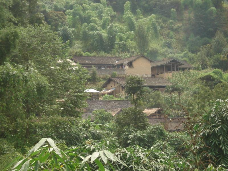 魚塘山村