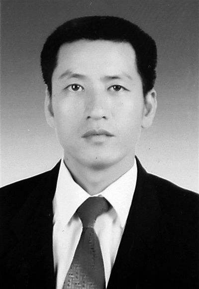 李德海(捨身封堵漏水大壩農場場長)