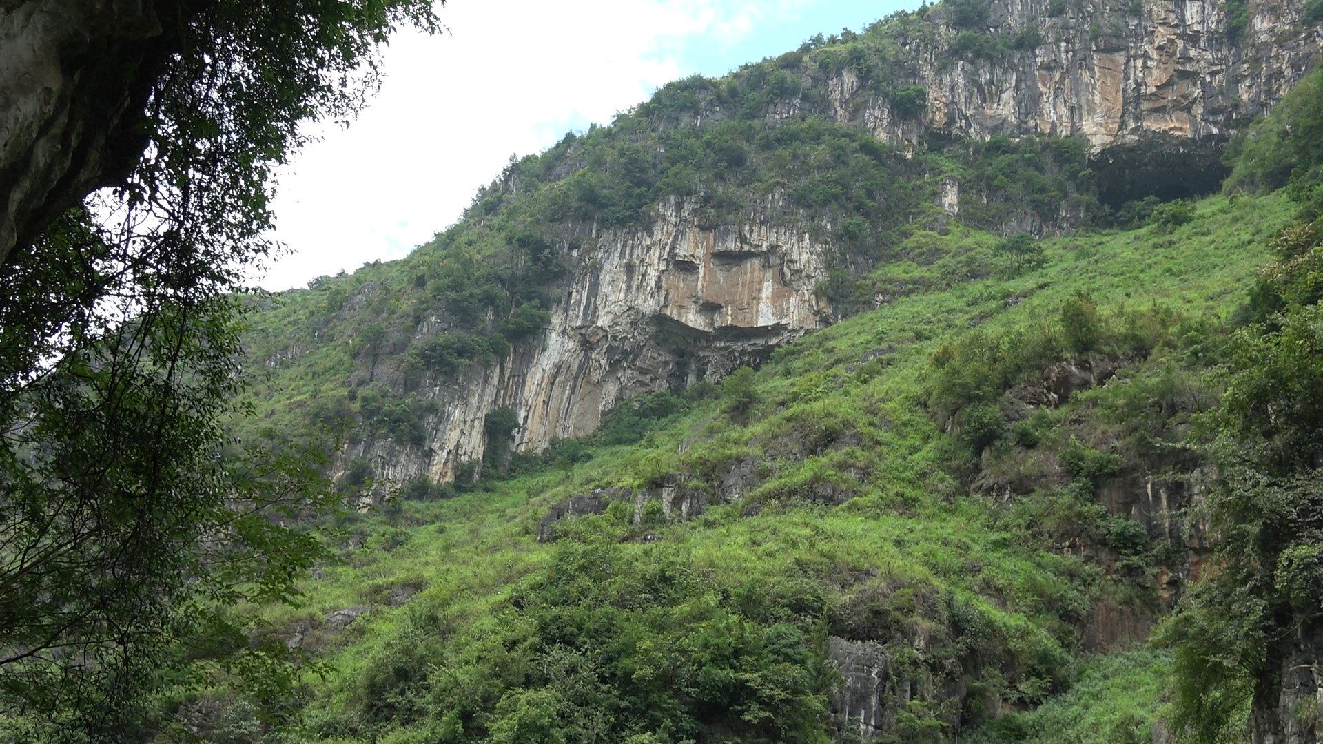 龍洞女神山