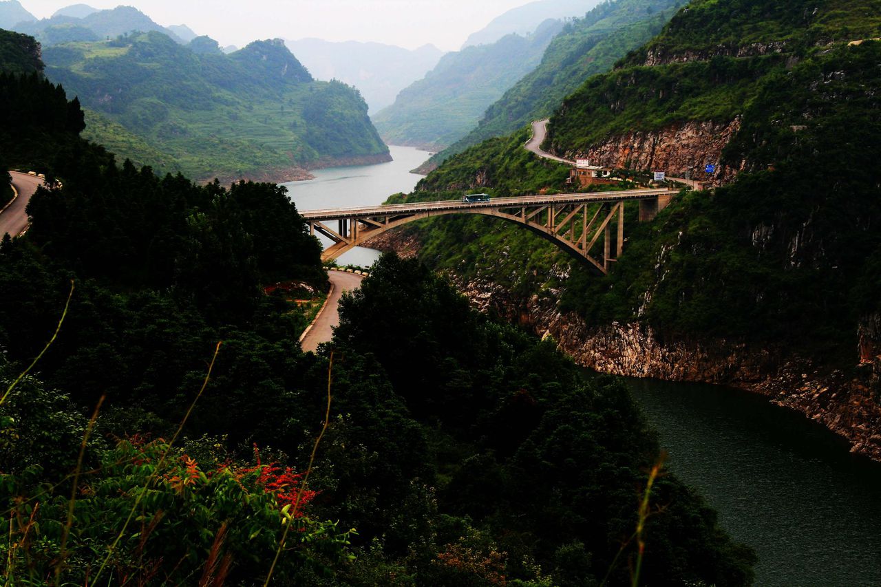 斯拉河大橋