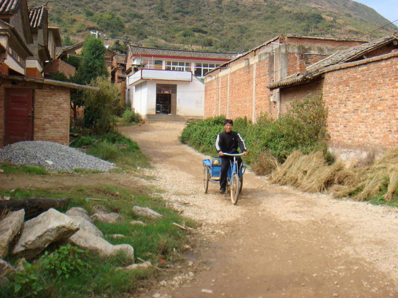 小湖西村村心路