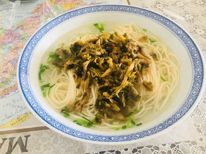 鹹菜肉絲麵