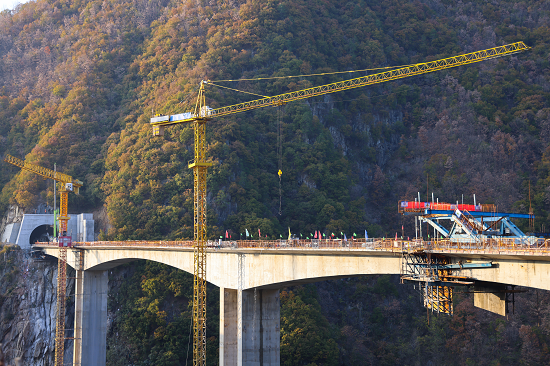 欒川—盧氏高速公路