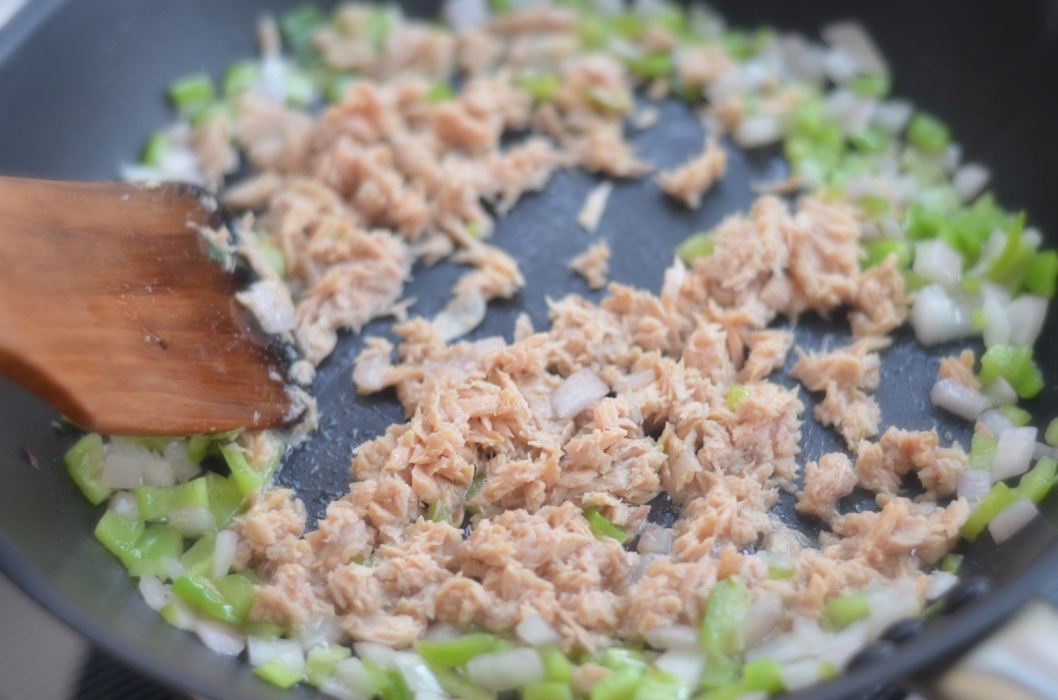 洋蔥尖椒鮪魚炒飯