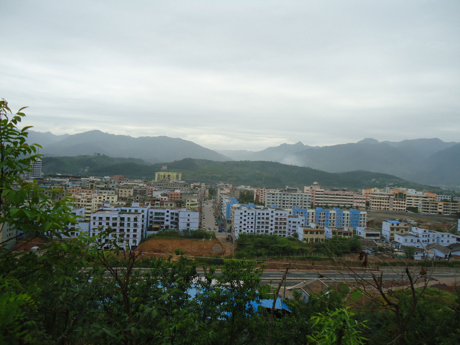 旺蒼縣城—東河鎮城區遠眺