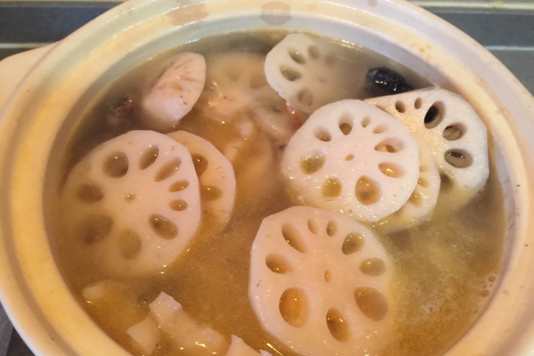 蓮藕烏雞湯