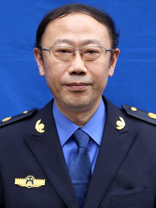 楊艦(貴州省遵義市綜合行政執法局（市城市管理局）副局長、三級調研員)