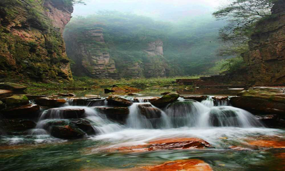 龍潭溝村(雲南省宣威市東山鎮龍潭溝村)