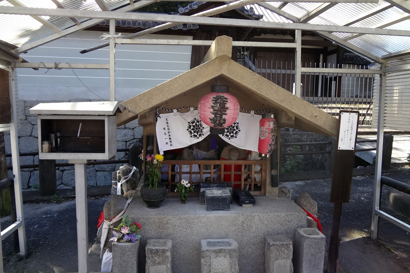 淫祠