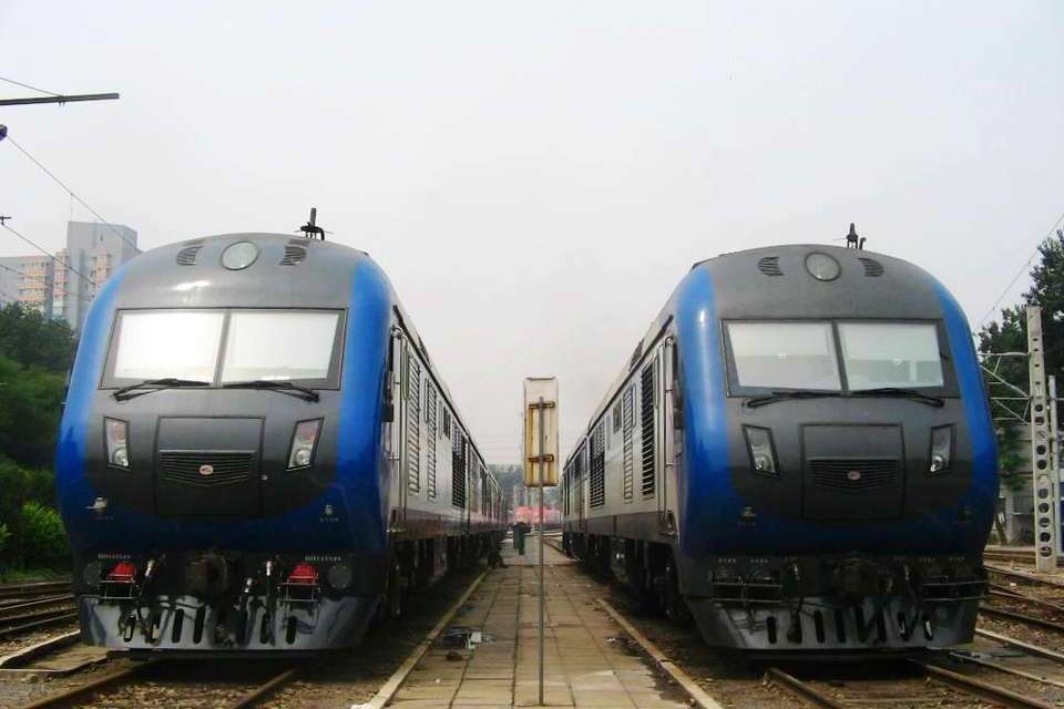 東風11G型內燃機車(豬頭（東風11G型內燃機車的暱稱）)