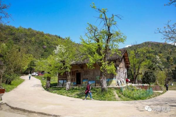 梨村(雲南昆明市西山區團結鎮西邊梨村)