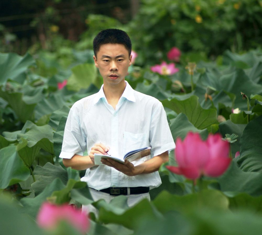 羅明安(重慶市美術家協會會員)