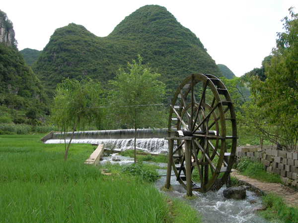 岩峰村(黔西南布依族苗族自治州岩峰村)