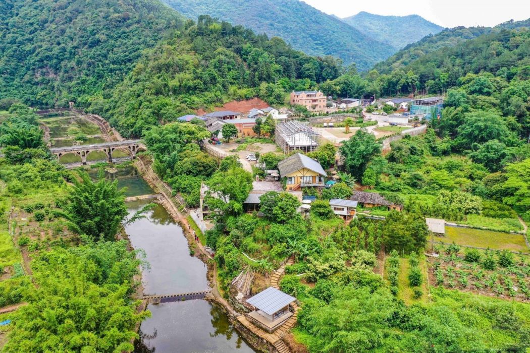 筀竹村(廣東省梅州市梅江區西陽鎮下轄村)